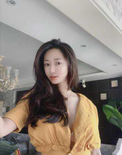 丰满御姐型妹子